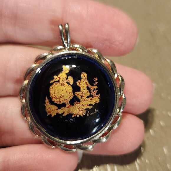 Limoges Jewelry - VINTAGE LIMOGES CASTEL PORCELAIN DOMED CAMEO PENDANT France
